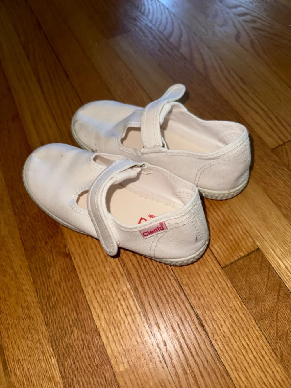 Cienta Kids Shoes 50000 in white- size kids 29 (US 11)